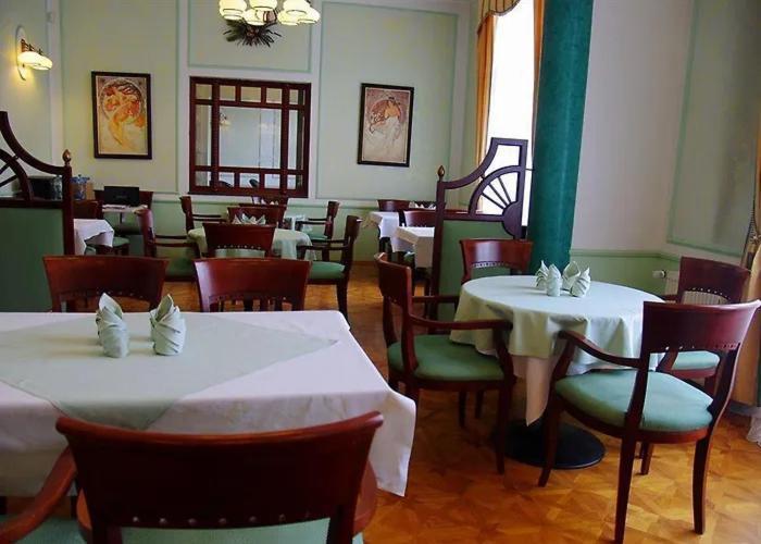 Hotel Ester Karlovy Vary Ngoại thất bức ảnh