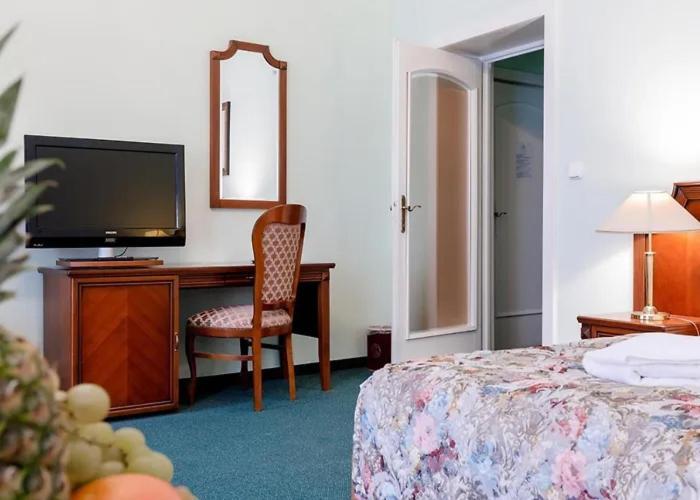 Hotel Ester Karlovy Vary Ngoại thất bức ảnh