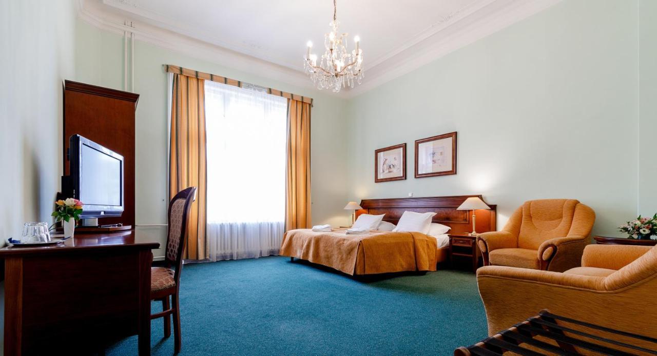 Hotel Ester Karlovy Vary Ngoại thất bức ảnh