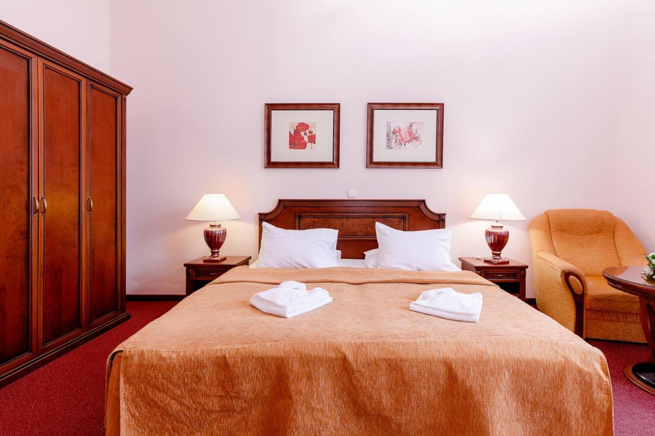 Hotel Ester Karlovy Vary Ngoại thất bức ảnh
