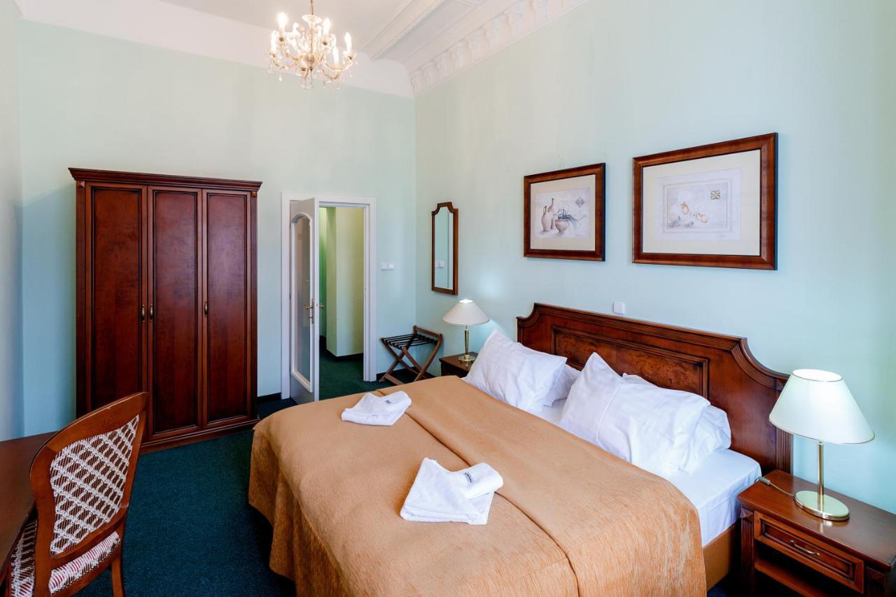 Hotel Ester Karlovy Vary Ngoại thất bức ảnh