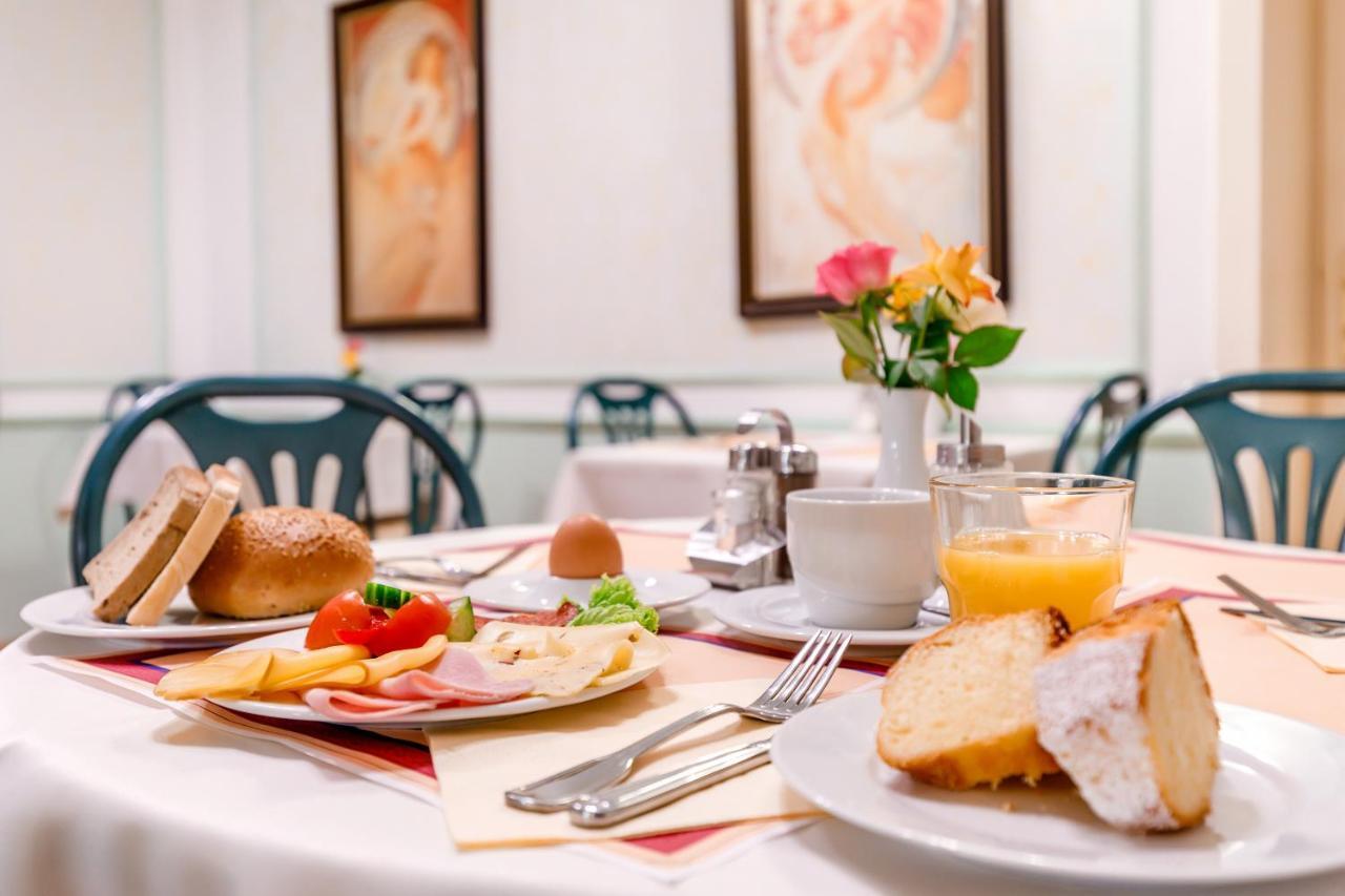 Hotel Ester Karlovy Vary Ngoại thất bức ảnh