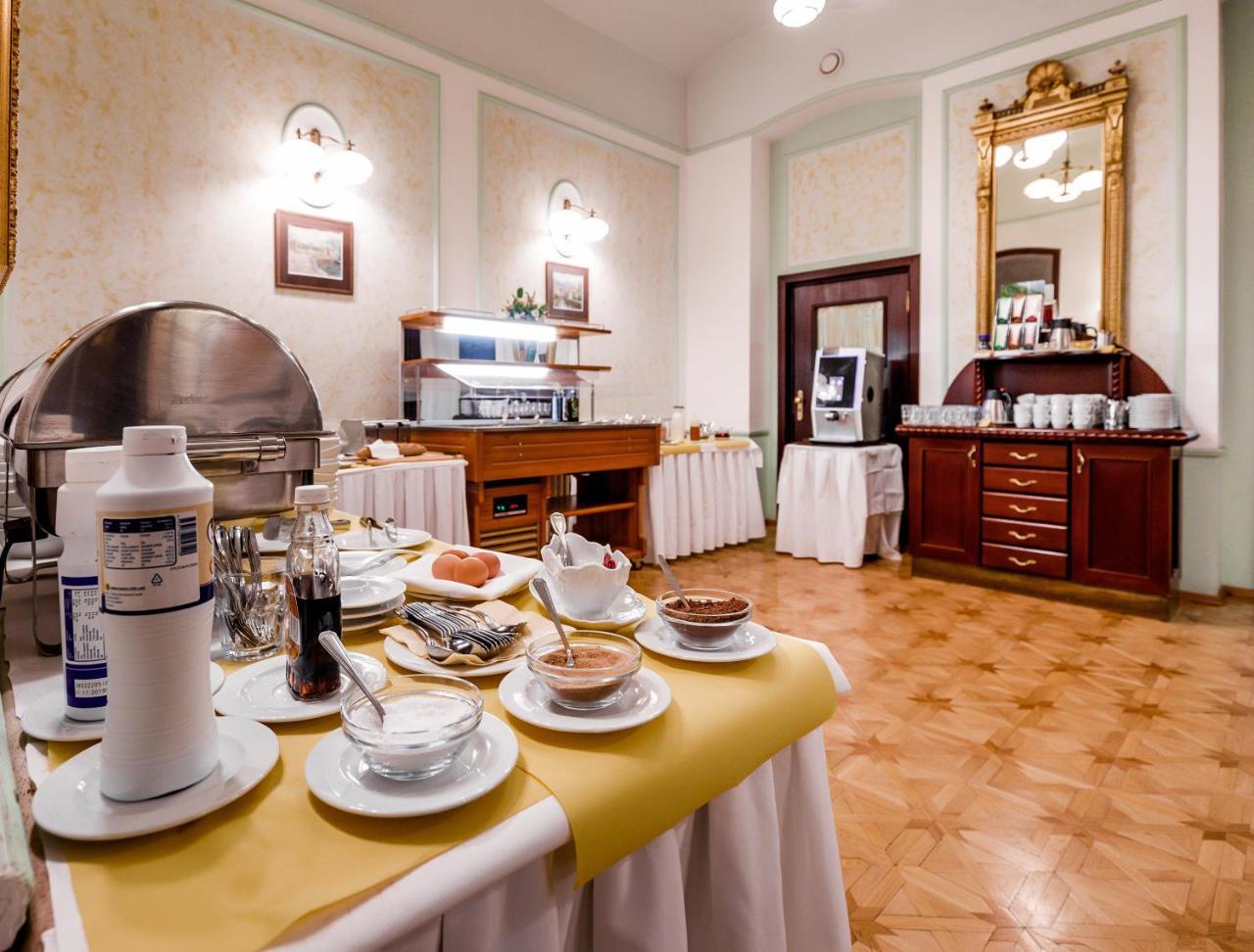Hotel Ester Karlovy Vary Ngoại thất bức ảnh