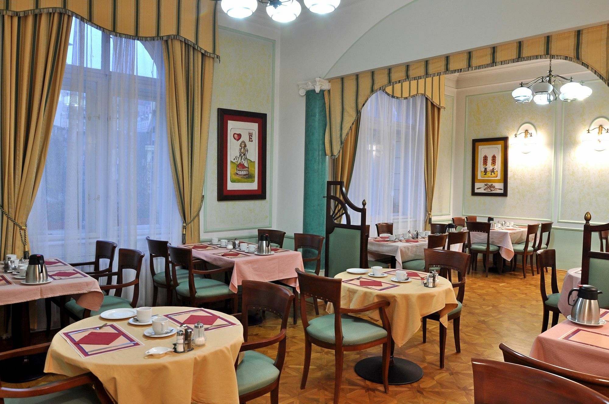 Hotel Ester Karlovy Vary Ngoại thất bức ảnh