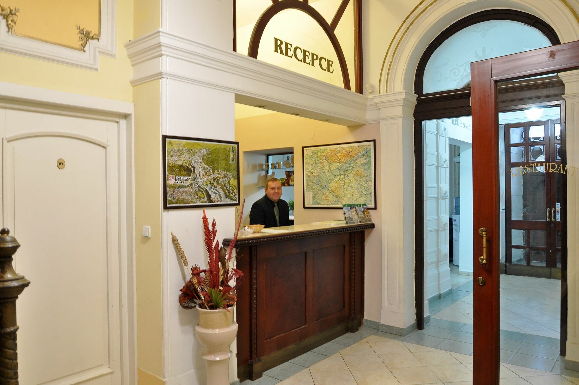 Hotel Ester Karlovy Vary Ngoại thất bức ảnh
