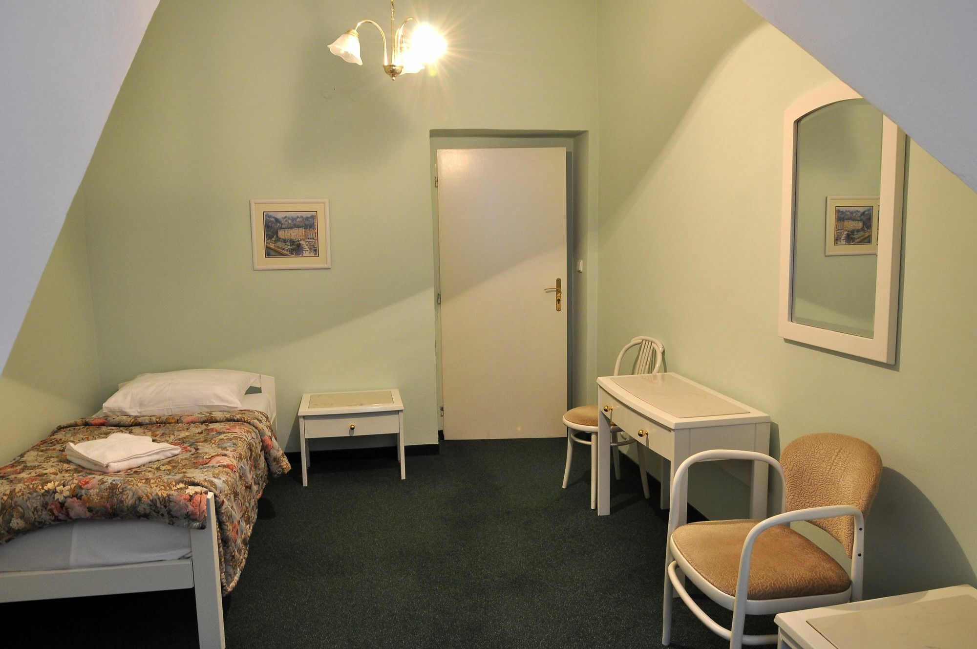 Hotel Ester Karlovy Vary Ngoại thất bức ảnh